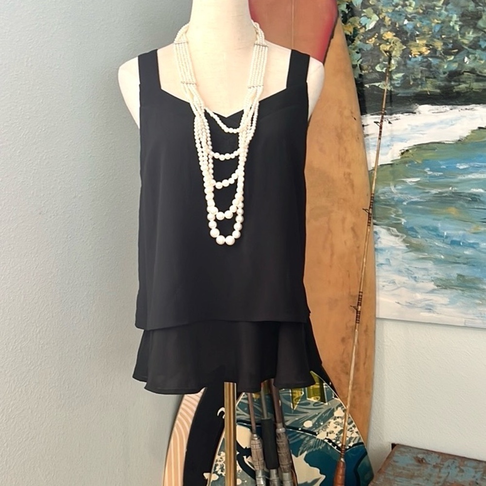 ⭐️Banana Republic, Elegant Double-Layer Top, Excellent Condition, Size Medium